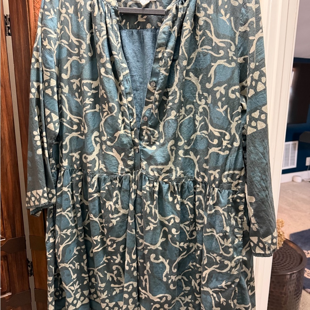 Velvet by Graham & Spencer Teal and Cream Patterned Blouse